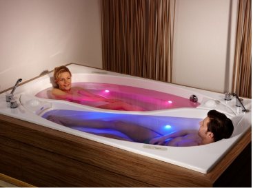 Yin Yang couple bath tub